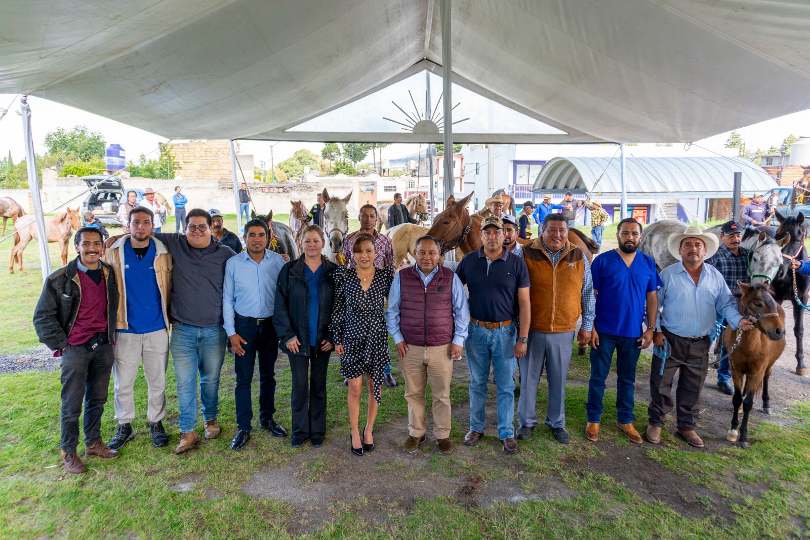 Apizaco impulsa la tenencia responsable de animales en Santa María Texcalac